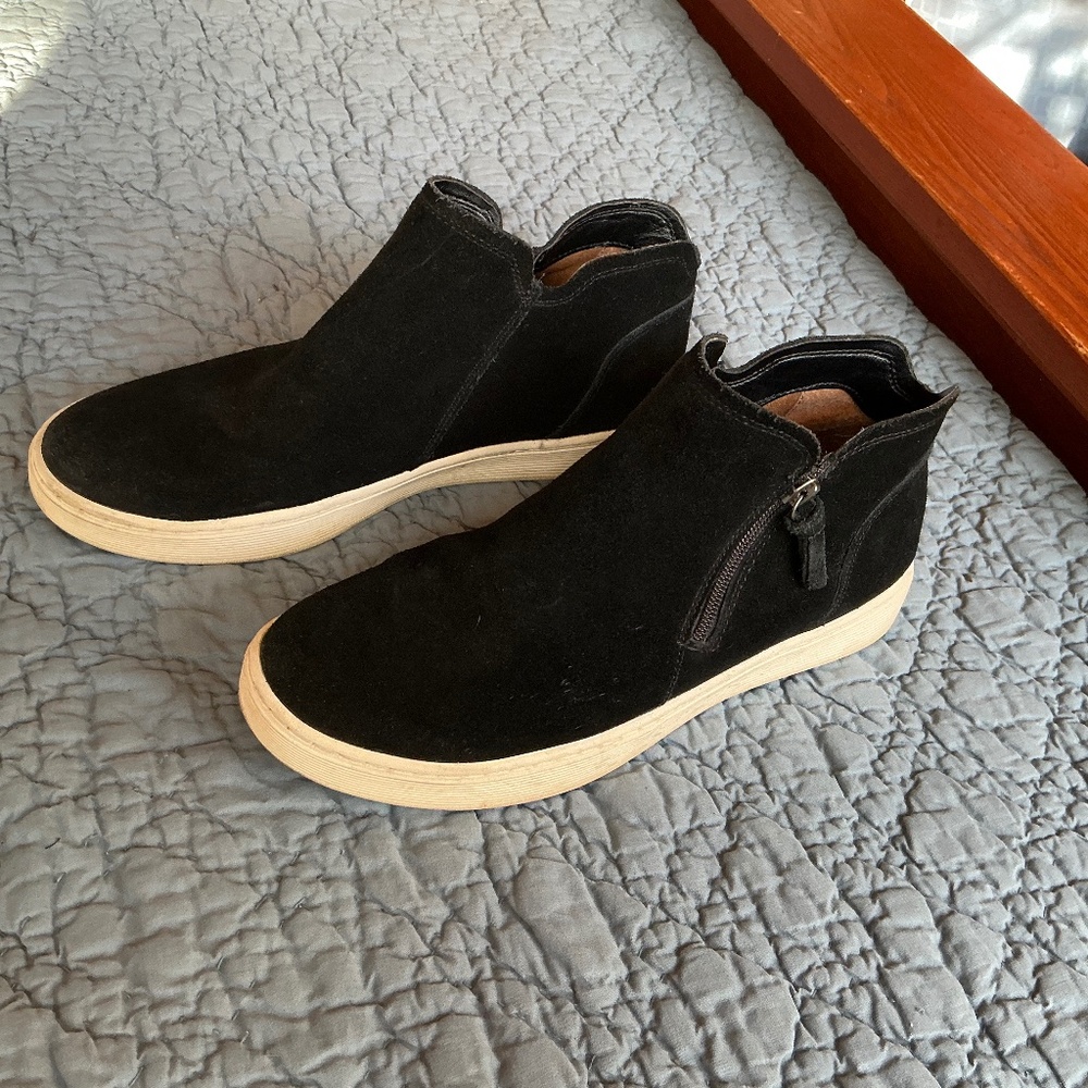 Sofft Hikari Black Suede High Top Sneakers/ Flat Booties, Women’s size 10